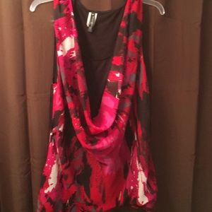 Business Casual Womens Red/Black sleeveless shirt.